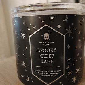 BATH.& BODY WORKS CANDLE